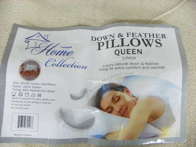 lot 526 image: Goose Down and Feather Premium White Queen, MSRP $54.99