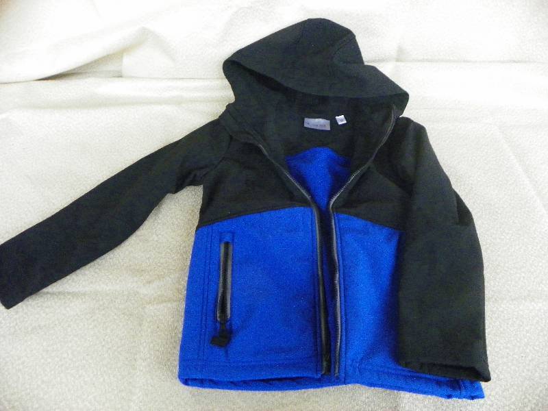 lot 527 image: Kimball Kids Boys Jacket, softshell Royal Medium, MSRP $59.99