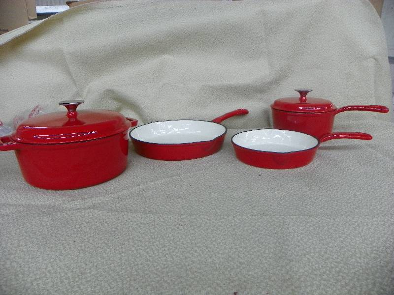 lot 533 image: Chefs Mark 6 Pc. Enamel Cast Iron Cookware, Red, some chips in the paint, MSRP $219.99