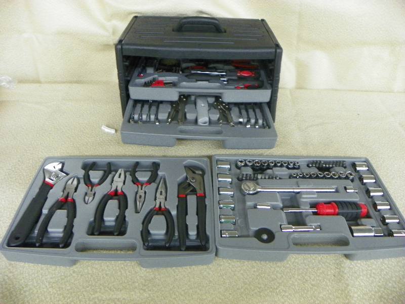 lot 542 image: Master Craft 105 pc. Tool kit, MSRP $89.99