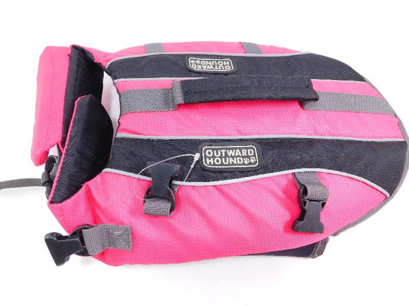 lot 52 image: Outward Hound Doggy LifeJacket