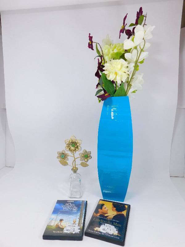 lot 63 image: Lot of Home Decor Items
