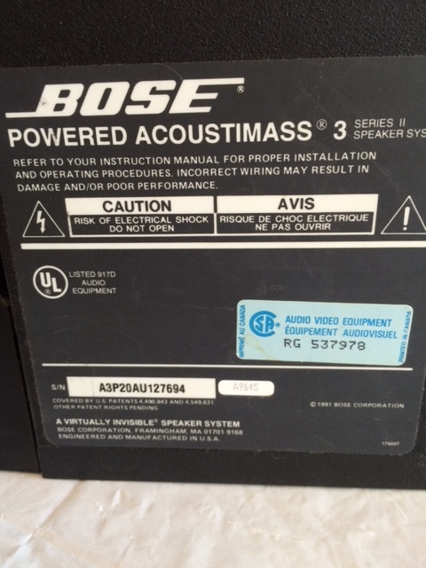 lot 8 image: BOSE Cube Speakers With Amplified Base Box