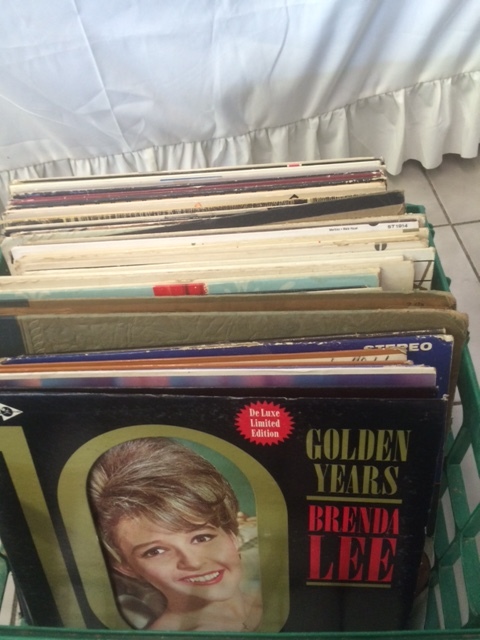lot 69 image: Antique Records 40ct