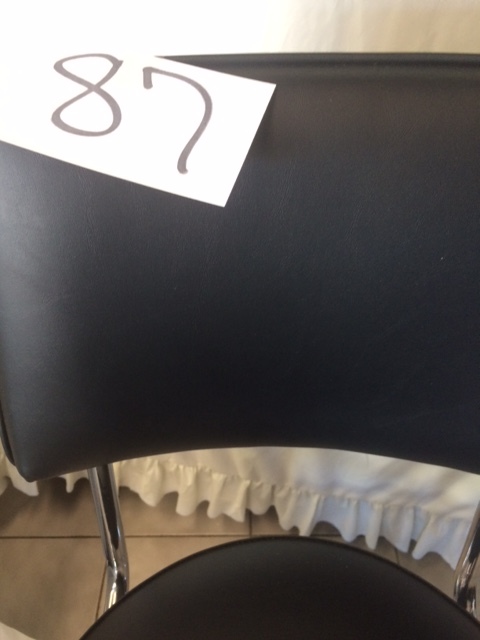 lot 87 image: 32 Retro Swivel Bar Stool