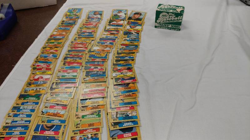 Approx. 132 - 1987 Baseball Trading Cards