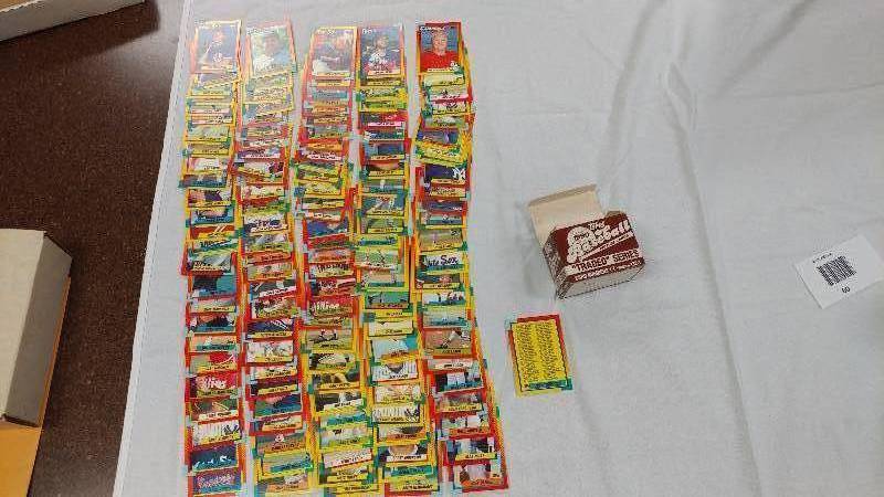 Approx. 132 - 1990 Baseball Trading Cards