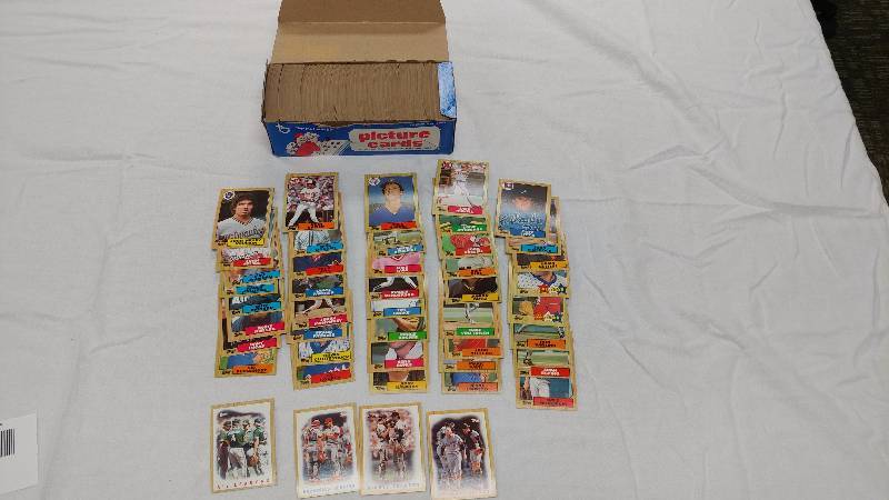 Approx. 500 - 1987 Baseball Cards