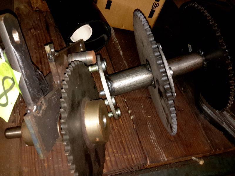 lot 128 image: 3 sprocket assemblies as pictured