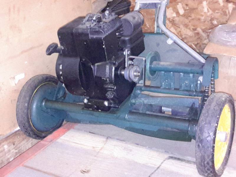 lot 133 image: National Mower, upright Reel mower..