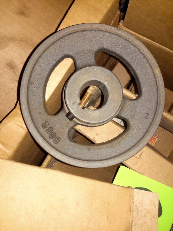 lot 160 image: Box of pulleys