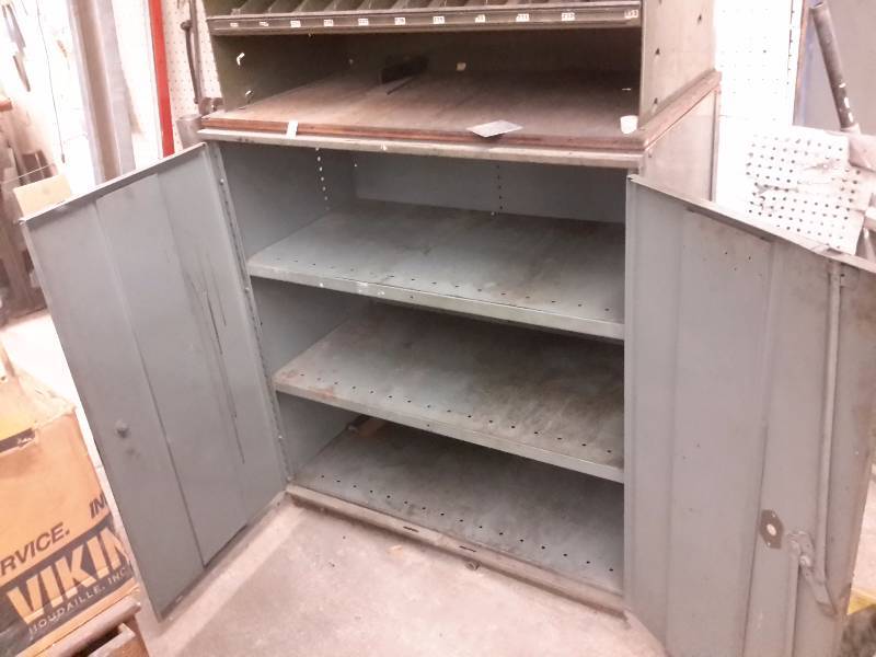 lot 9 image: 2 Part Cabinet with sectioned upper cabinet