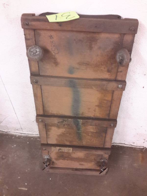 lot 31 image: Vintage Creeper