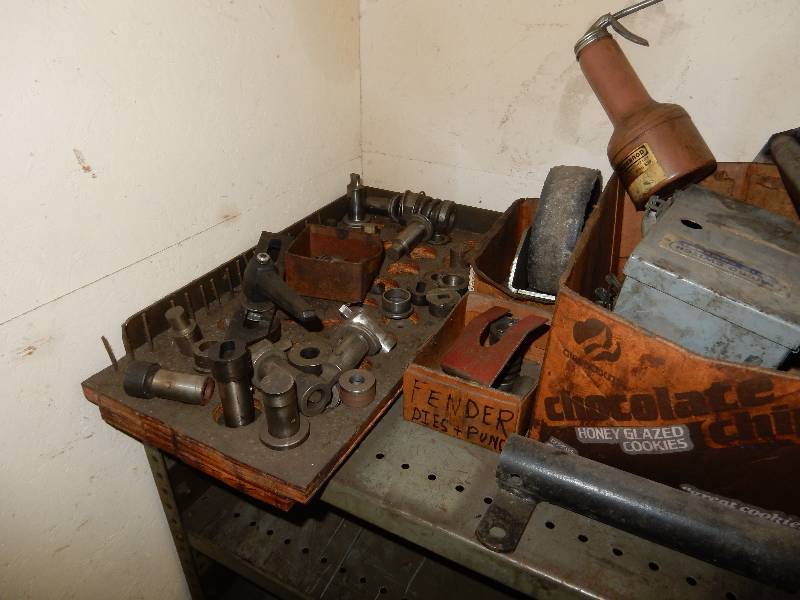 lot 190 image: 2 Shelves and all on them