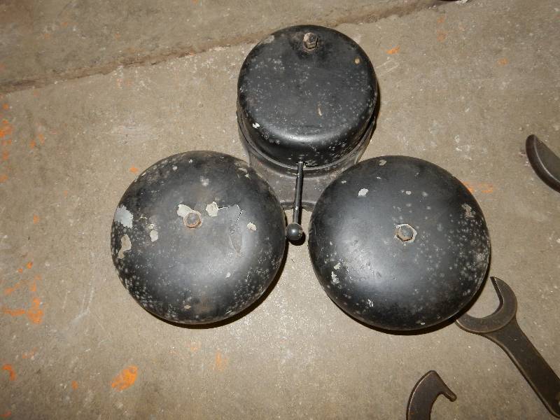 lot 194 image: Misc. Vintage Wrenches and a Vintage Wall Bellalarm