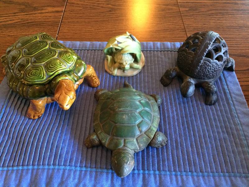 lot 34 image: Collectible & Vintage Turtle Collection - Nice Condition