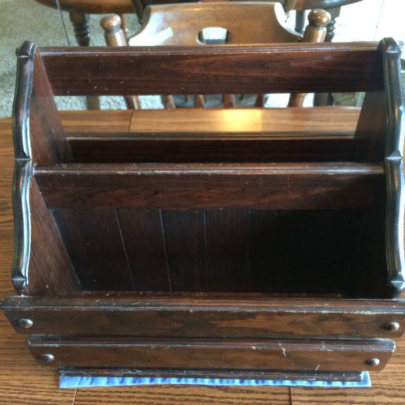 lot 37 image: Vintage Collectible Three Mountaineers Wood Magazine Or File Rack