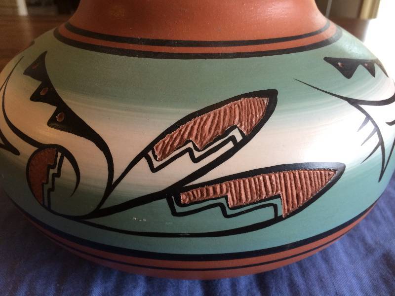 lot 35 image: Collectible Vintage Cedar Mesa Pottery Authentic Native American Pottery #85069 - Excellent Condition -Look At The Carving Into Clay