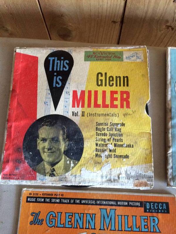lot 62 image: Collectible Vintage Records