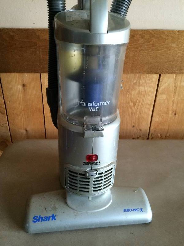 lot 79 image: Shark Vacuum - Works