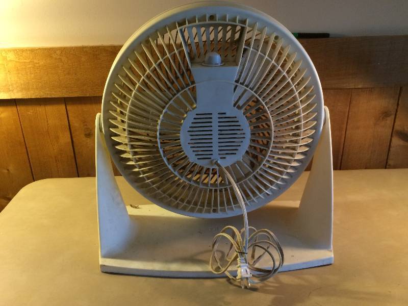 lot 126 image: Big Honeywell Wind Tunnel Fan - Works Great