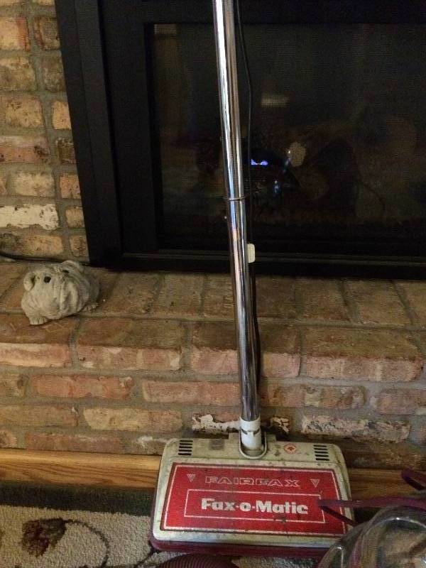 lot 127 image: Fairfax Fax- O - Matic Vacuum Cleaner - Works - Great For The Garage Or Cabin