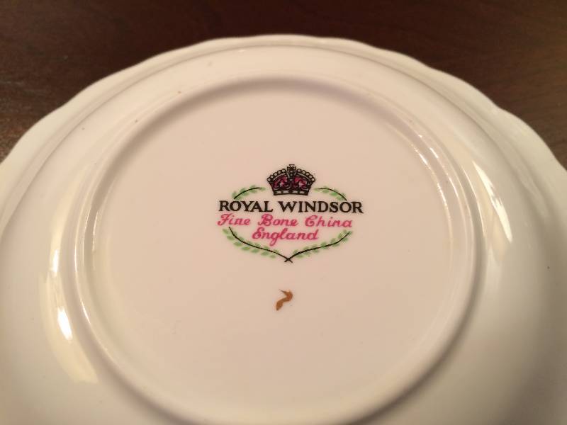 lot 94 image: Vintage Collectible Variety Serving Pieces Glass & China