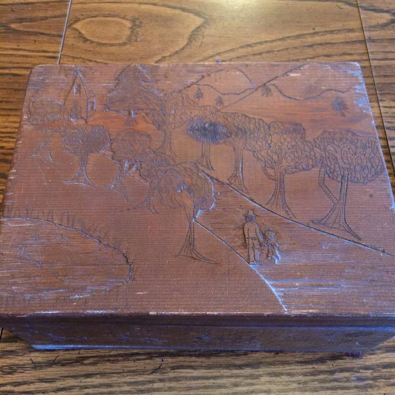 lot 171 image: Collectible Hand Carved Antique Wood Jewelry Keepsake Treasure Chest Box