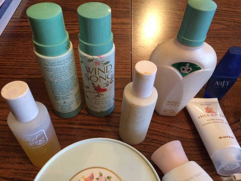 lot 174 image: Mixed Lot Of Vanity Items - Vintage Windsong Mary Kay Burt Bees Lots OF Foot Care Products New In Package