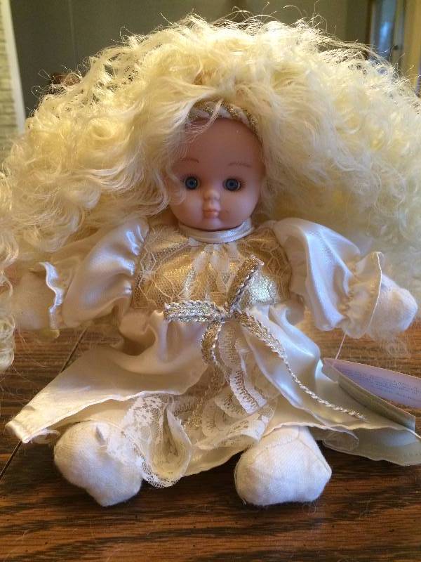 lot 178 image: Collectible Vintage Beanie Baby The Original Bean Angel Love Doll With Tag & Wings - Very Nice Condition