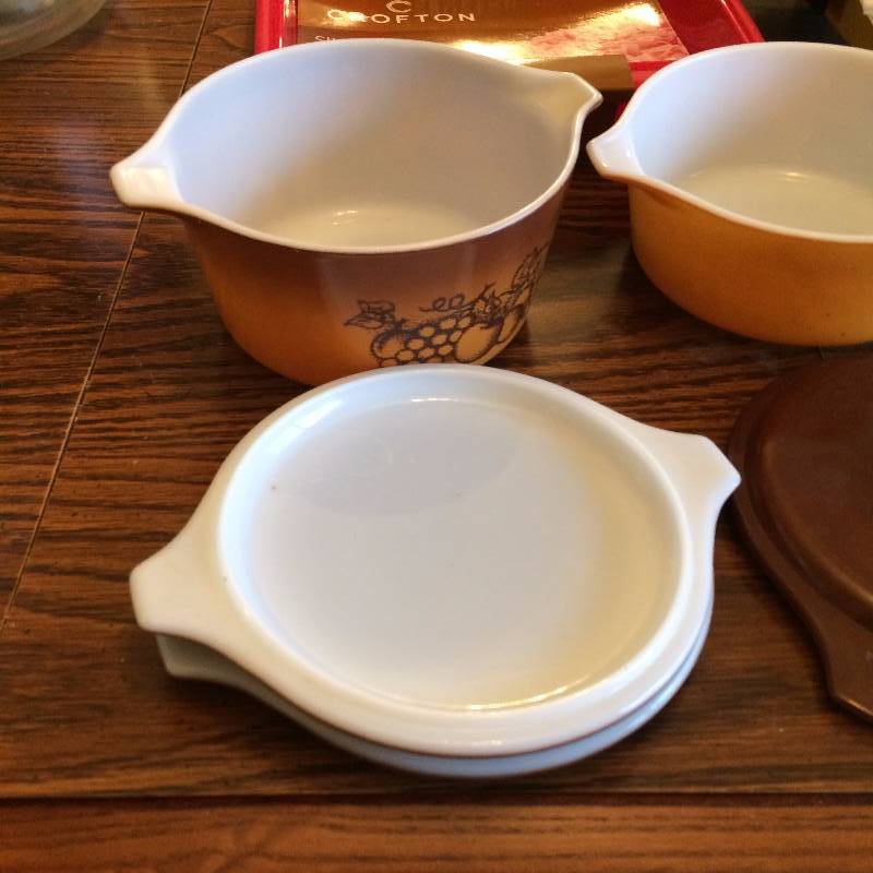 lot 180 image: Miscellaneous Lot Of New & Collectible Kitchenware Waffle Iron Works - Super Condition