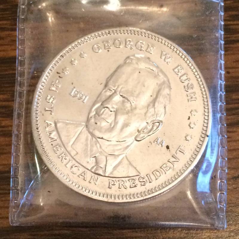 lot 189 image: Collectible 1991 DOUBLE EAGLE COIN - PRESIDENTIAL COMMEMORATIVE GEORGE W BUSH 41st President