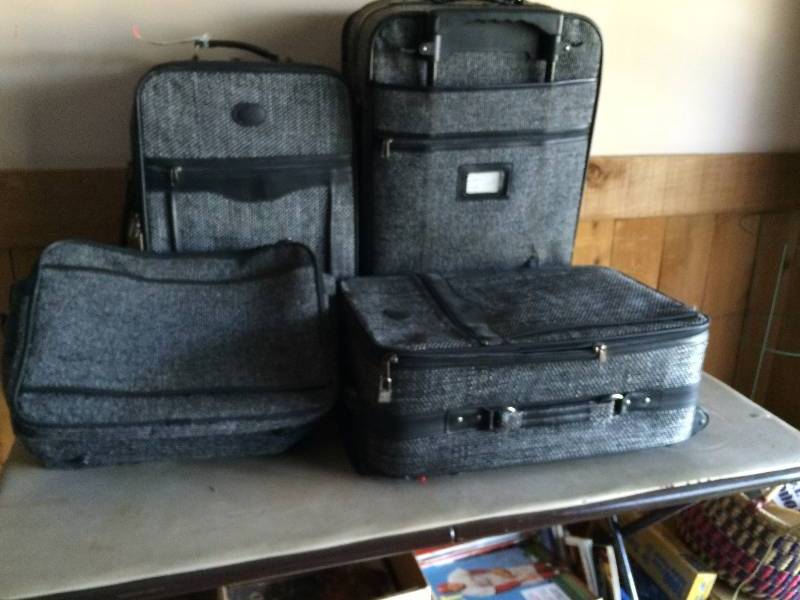 lot 26 image: 4 Variety Matching Tweed Fabric With Leather Accents Rolling Luggage Bags - Ready For Travel - Nice Condition Suit Cases