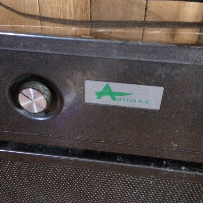 lot 147 image: Sharper Image Austin Air Heavy Duty 700 Square Foot Air Purifier - Needs a little clean up but works great