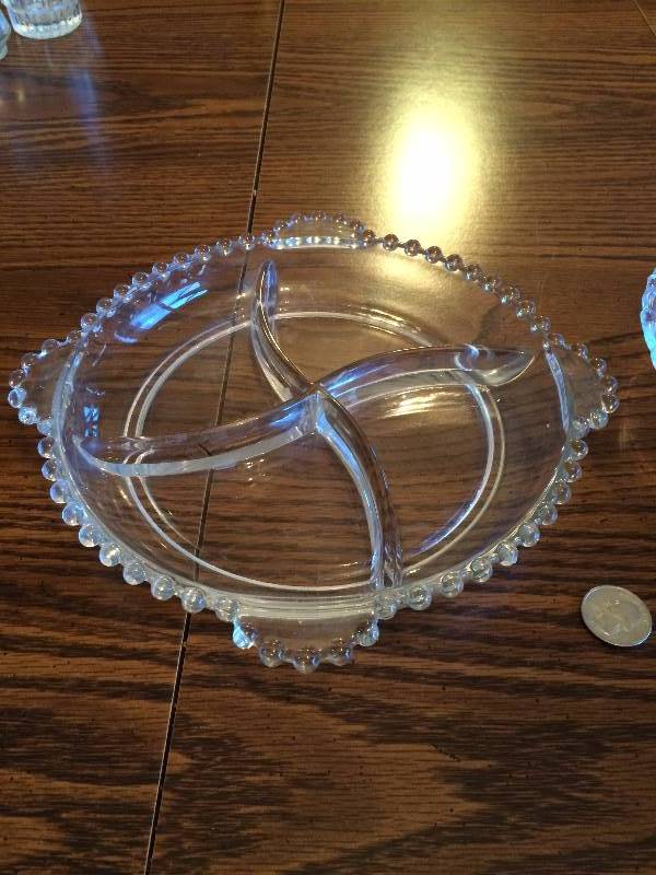 lot 204 image: Vintage Collectible Glass Serving Pieces - Excellent