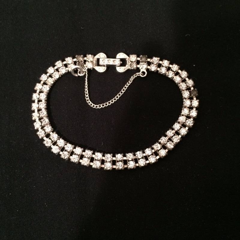 lot 217 image: Collectible Gorgeous High Quality Rhinestone Tennis Bracelet Jewelry - Unknown Maker - Brilliant Costume Jewelry - All Stones Present With A Couple Faded