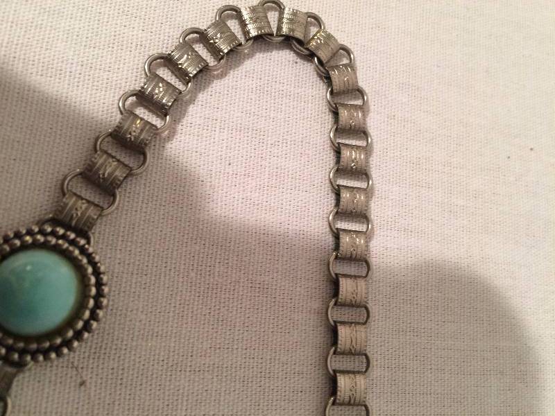 lot 219 image: Collectible Vintage Turquoise (real or fake) Cameo Necklace Choker - Elegant Details