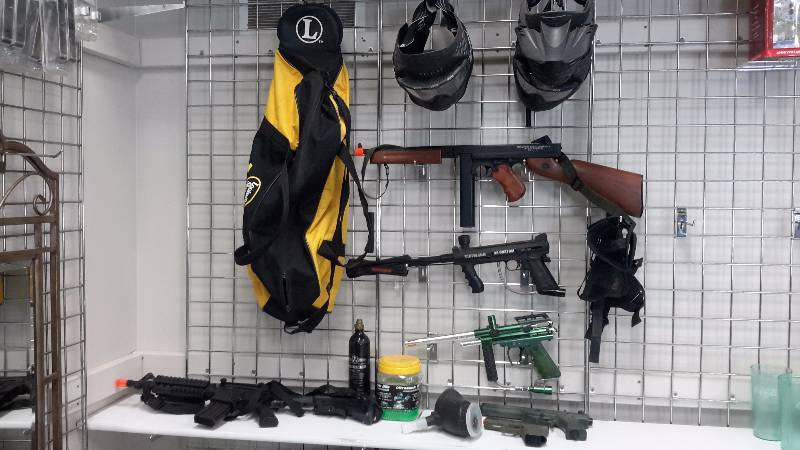lot 1 image: Airsoft lot