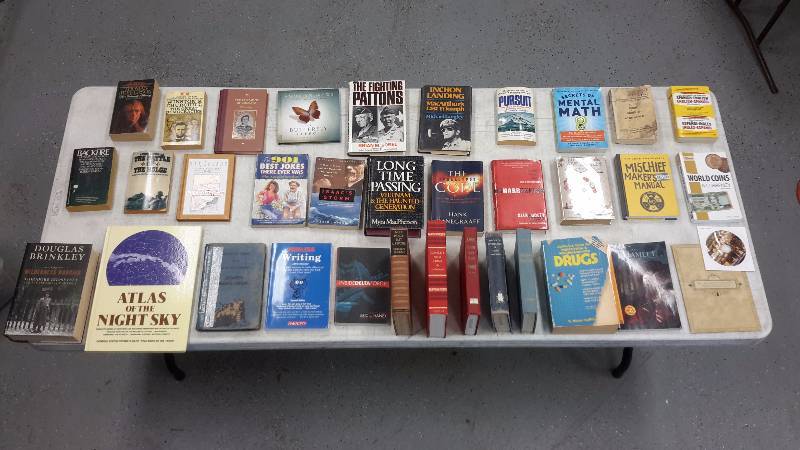 lot 19 image: Lot of books