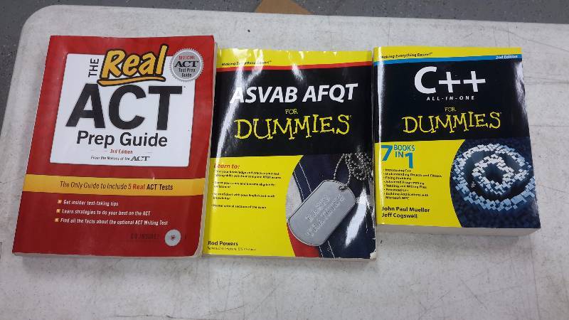 lot 20 image: Camputer and ACT Prep books