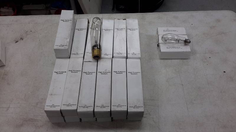 lot 32 image: Light bulbs - industrial