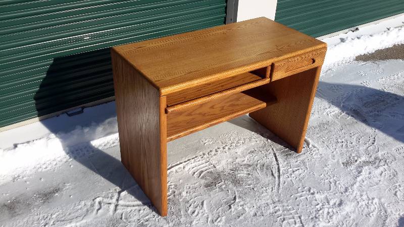 lot 36 image: Home computer desk