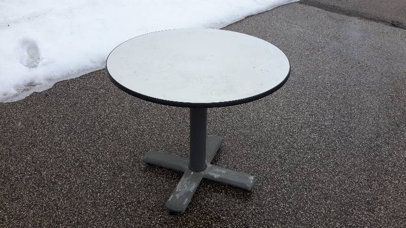 lot 54 image: round table