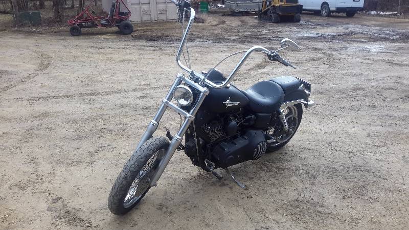 lot A2 image: 2006 Harley Davidson Street Bob motorcycle