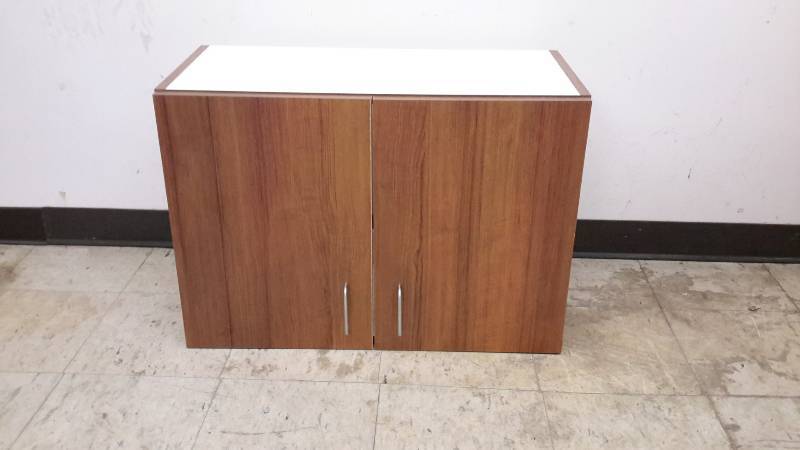 lot 24 image: Upper cabinet