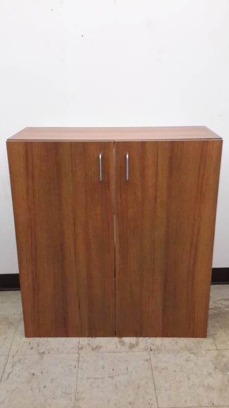 lot 27 image: Cabinet