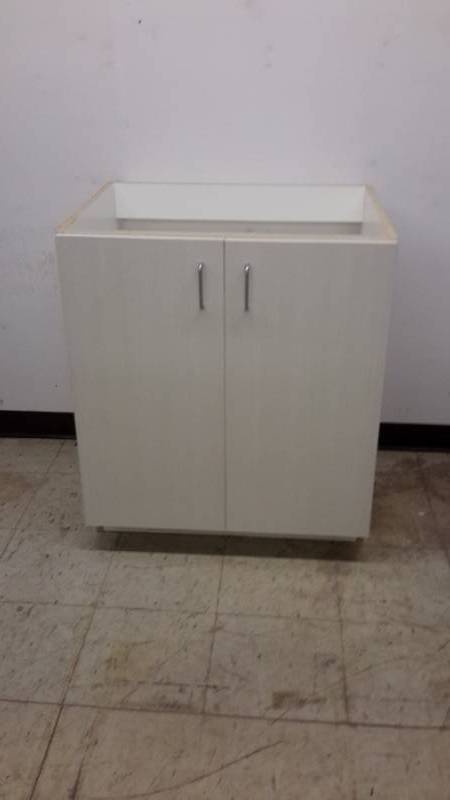 lot 29 image: Base cabinet