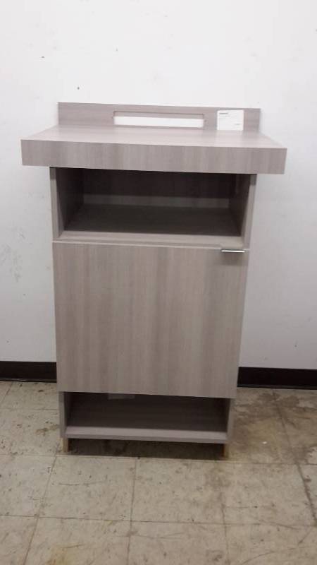 lot 31 image: Base cabinet