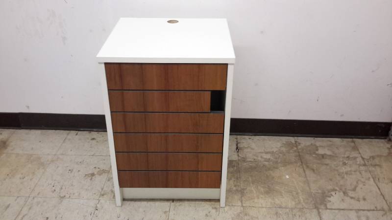 lot 38 image: Cabinet
