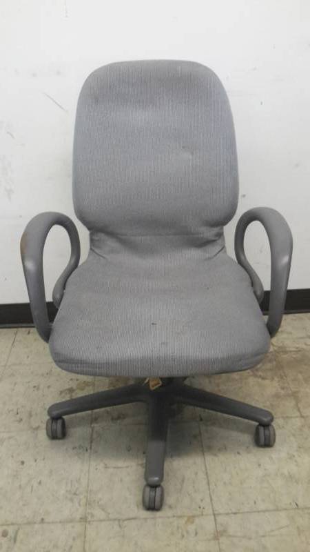 lot 63 image: Office chair
